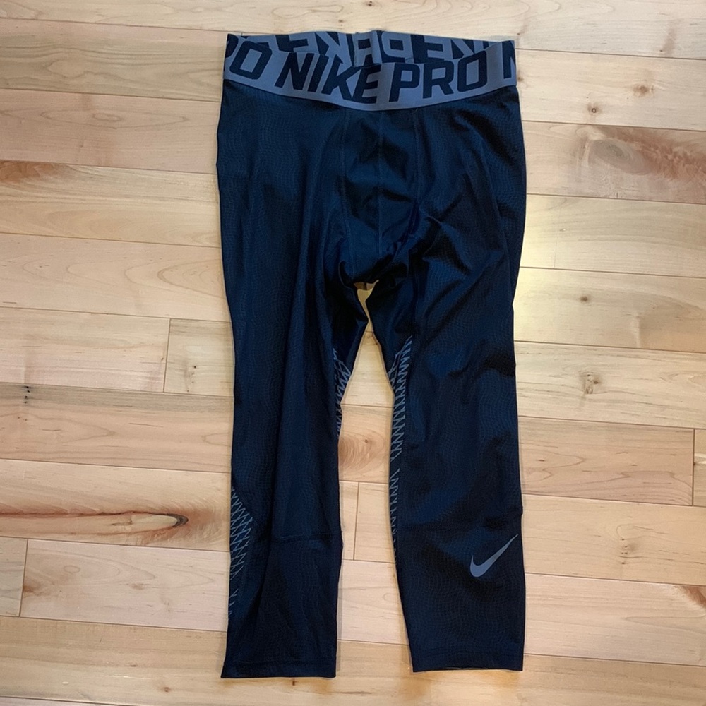 New Nike PRO Compression Tights 3/4 Size Medium Black